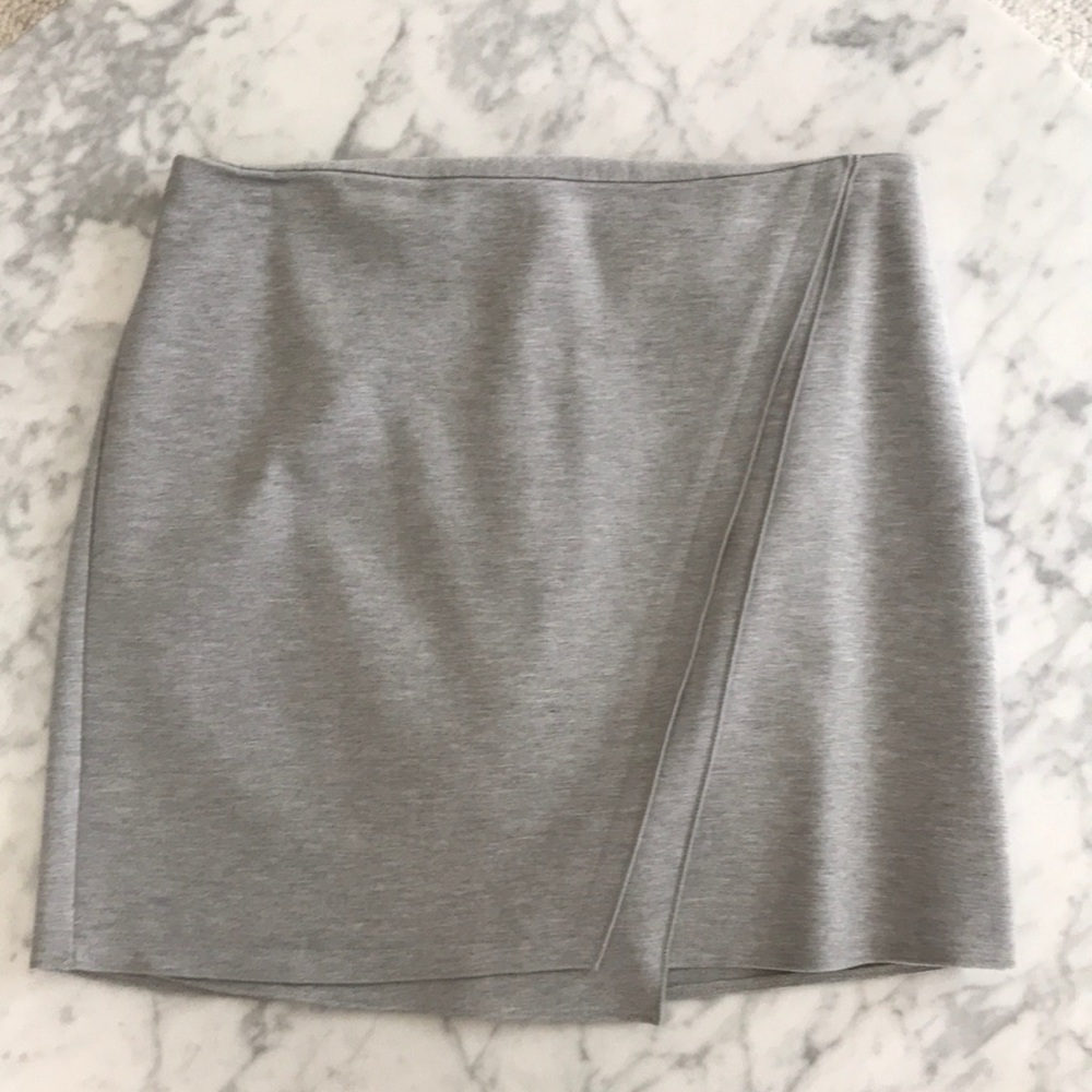 KENNETH COLE Grey Skirt